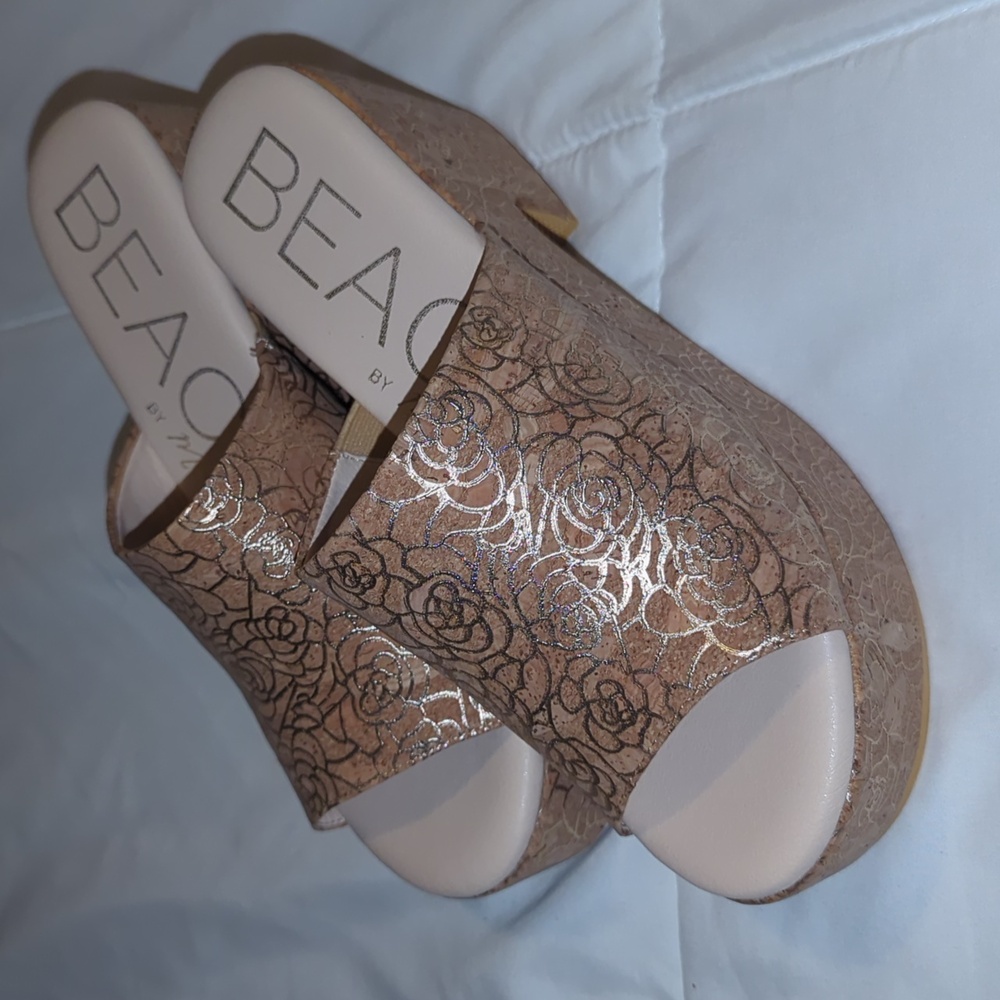 NWOT platform sandals